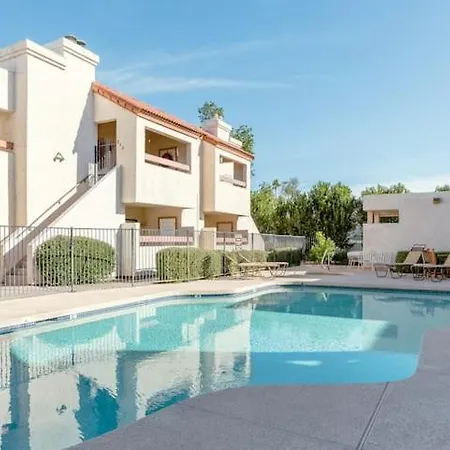 Vibrant 1Br Condo Wpatio, Pool, & Parking